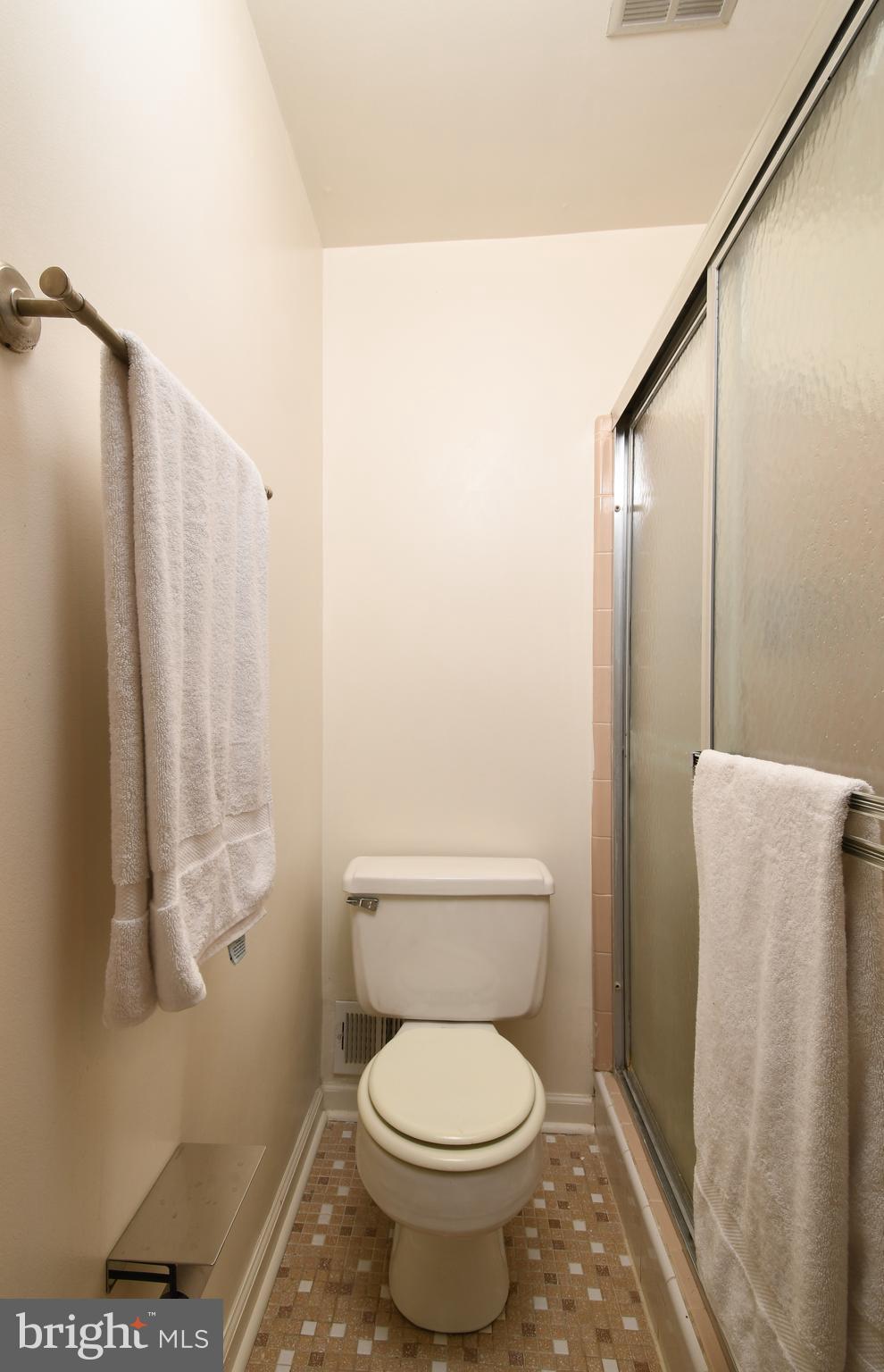 8523 Jenner Court Springfield, VA 22153 - Photo 24 of 41 Private en-suite