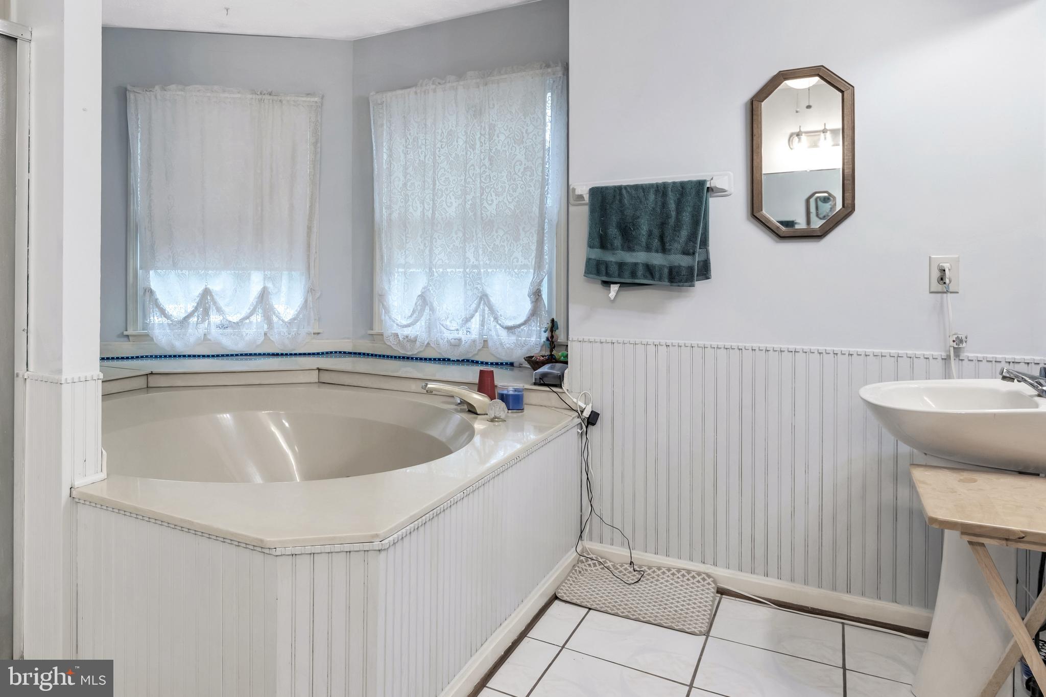 82 Sugar Maple Road Front Royal, VA 22630 - Photo 11 of 29 Master bath with jetted tub