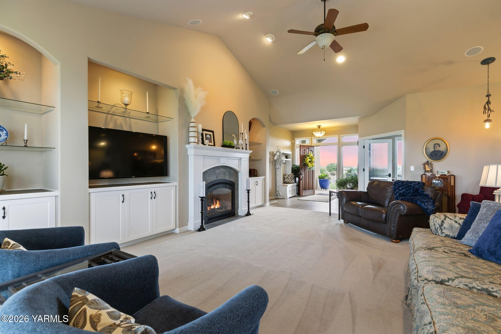6360 Naches Heights Road Yakima, WA 98908 - Photo 19 of 38 Vaulted Ceilings