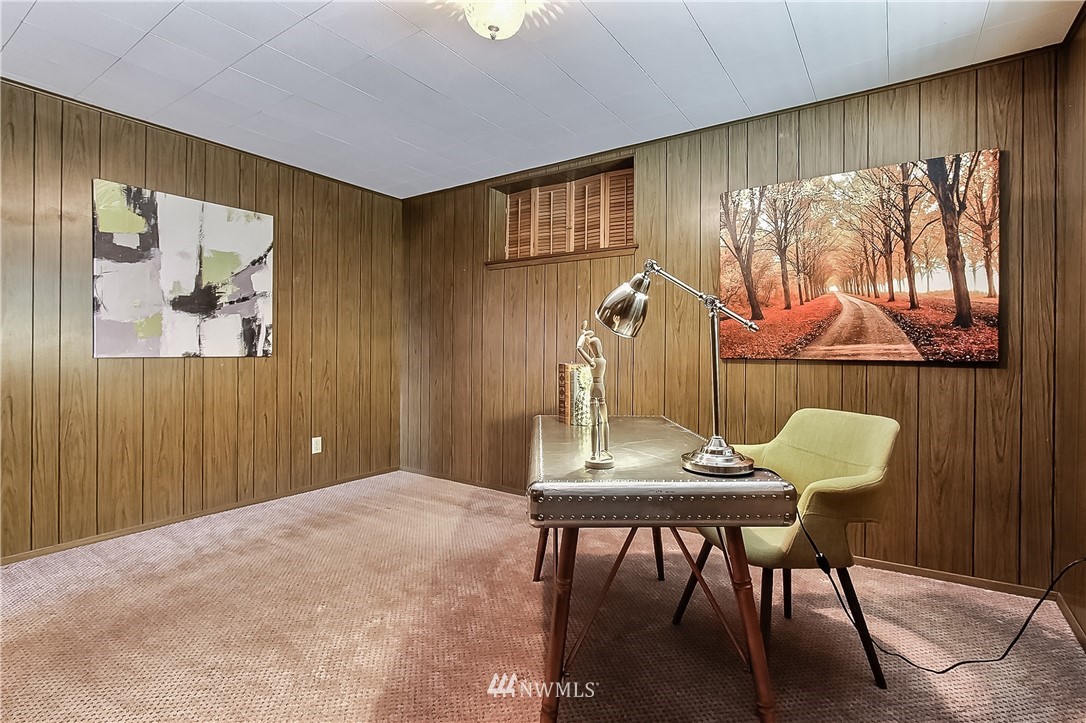 4032 Southwest Myrtle Street Seattle, WA 98136 - Photo 19 of 23 a workspace with furniture and window