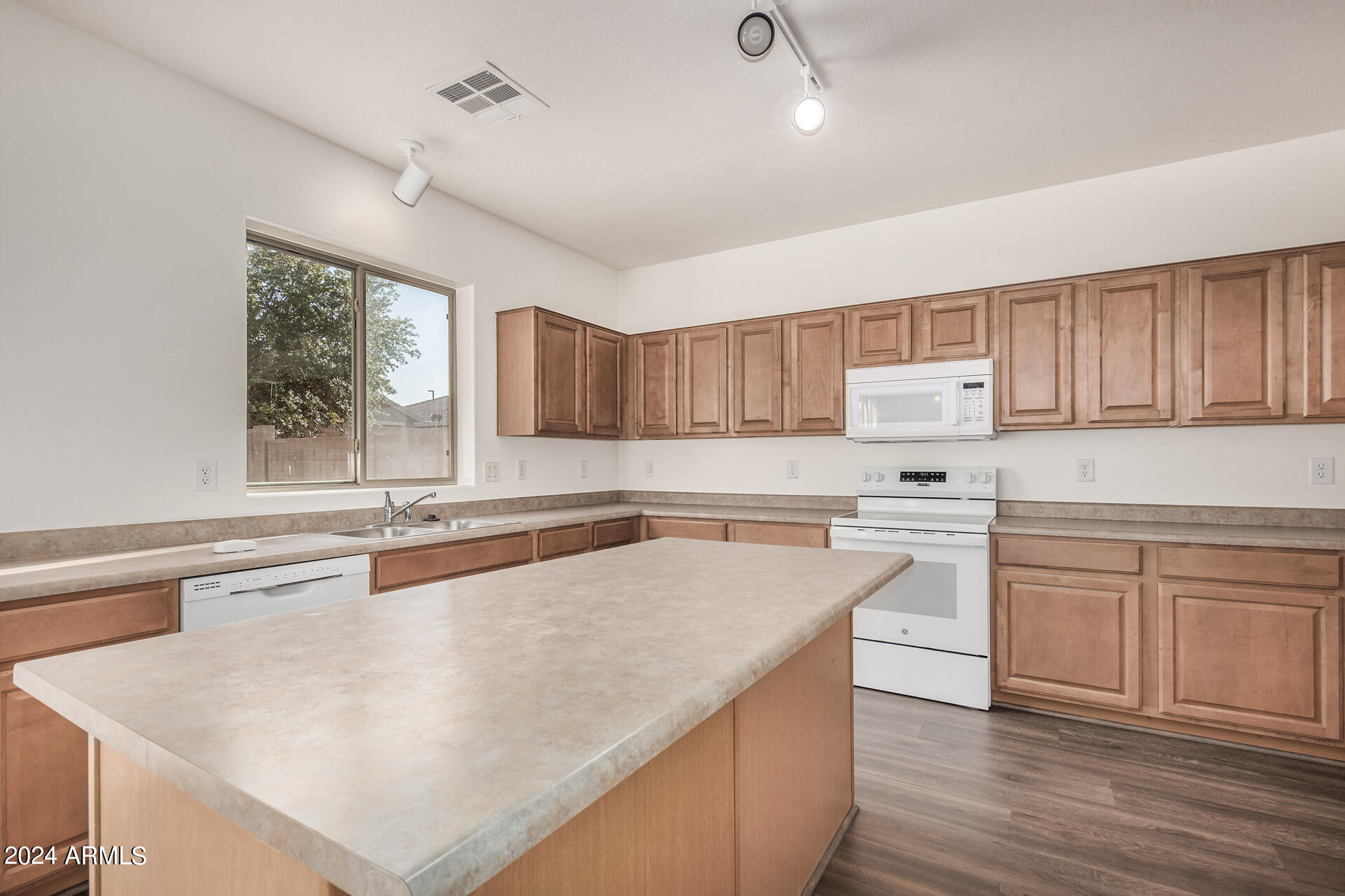 4449 East Dublin Street Gilbert, AZ 85295 - Photo 14 of 46 14 - Dublin