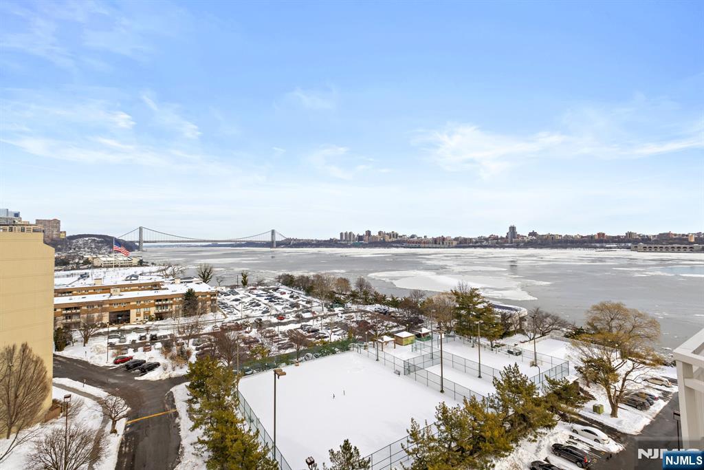1055 River Road, Unit PH 8 Edgewater, NJ 07020 - Photo 23 of 30 a city view with a lake view