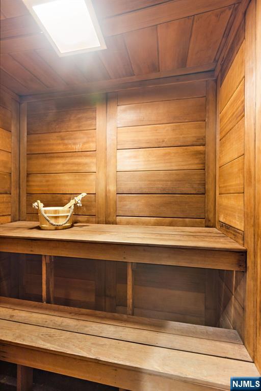 1055 River Road, Unit PH 8 Edgewater, NJ 07020 - Photo 25 of 30 a view of a sink