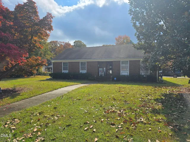 $260,000 | 1735 Meadowbrook Lane West, Wilson, NC 27893