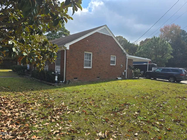 $260,000 | 1735 Meadowbrook Lane West, Wilson, NC 27893