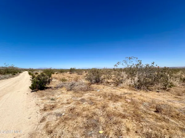 $98,000 | 33501 165th Street East, Llano, CA 93544