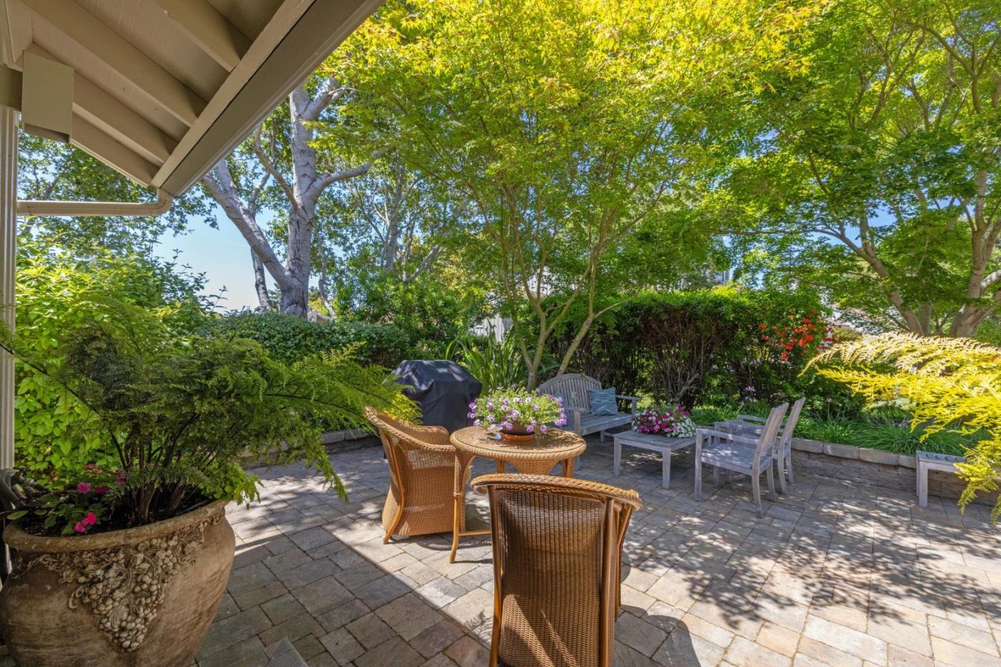 9546 Maple Court Carmel, CA 93923 - Photo 29 of 36 a view of a chairs and table in the patio