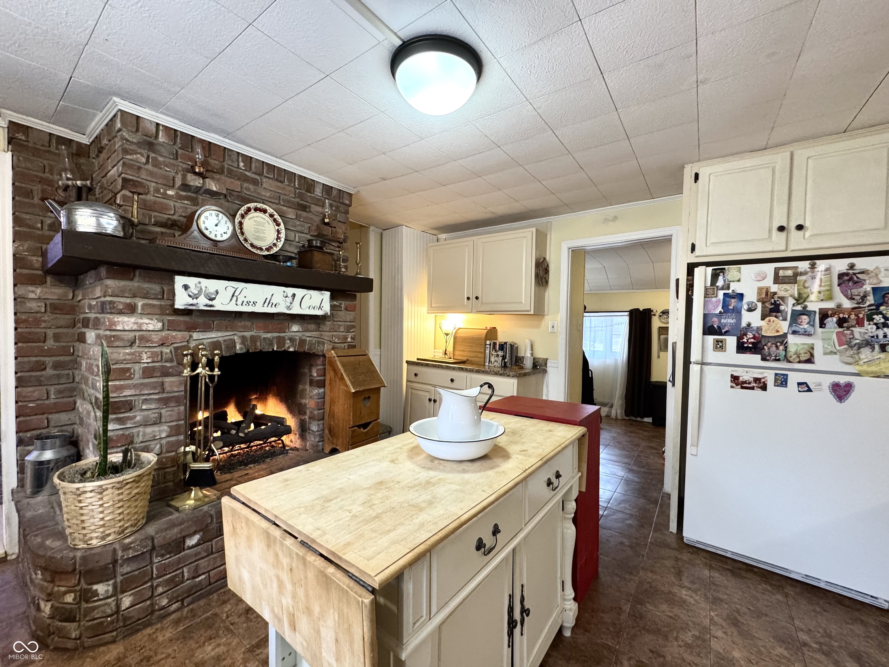 256 Howard Road Greenwood, IN 46142 - Photo 8 of 27 Gallery Image 8