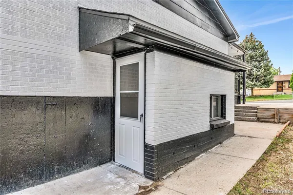 $2,100 | 888-882 Wolff Street, Denver, CO 80204