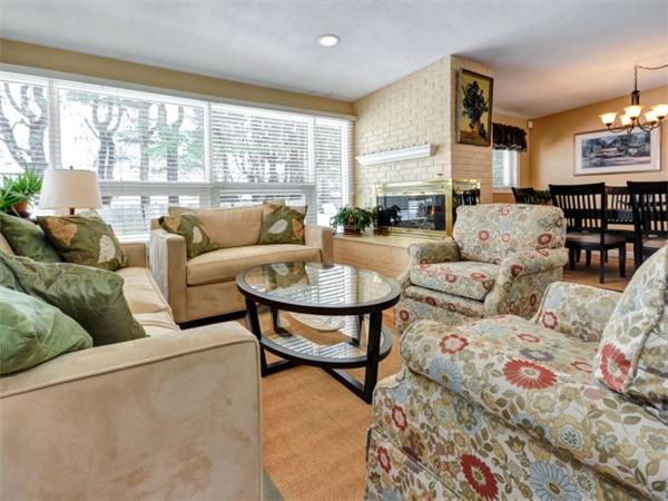 29 Tanglewood Road Needham, MA 02494 - Photo 3 of 18