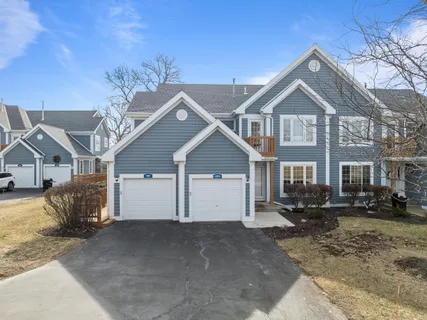 $425,000 | 1095 Lakeland Drive, Unit 922, Geneva, WI 53147