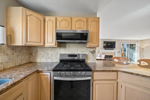 $425,000 | 1095 Lakeland Drive, Unit 922, Geneva, WI 53147