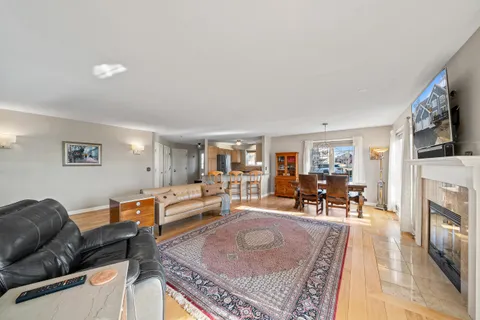 $425,000 | 1095 Lakeland Drive, Unit 922, Geneva, WI 53147