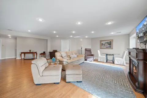 $425,000 | 1095 Lakeland Drive, Unit 922, Geneva, WI 53147