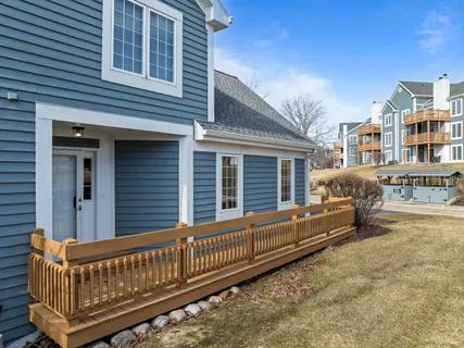 $425,000 | 1095 Lakeland Drive, Unit 922, Geneva, WI 53147