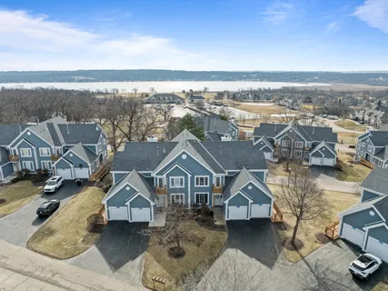 $425,000 | 1095 Lakeland Drive, Unit 922, Geneva, WI 53147