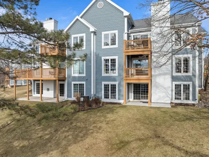 $425,000 | 1095 Lakeland Drive, Unit 922, Geneva, WI 53147