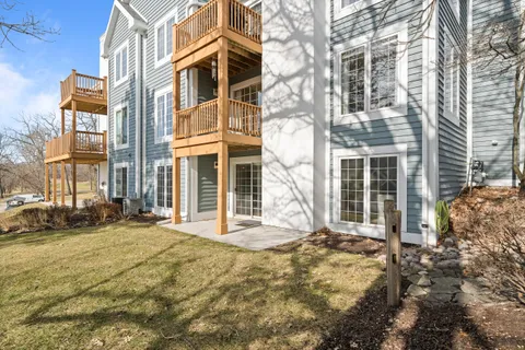$425,000 | 1095 Lakeland Drive, Unit 922, Geneva, WI 53147