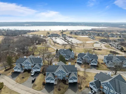 $425,000 | 1095 Lakeland Drive, Unit 922, Geneva, WI 53147