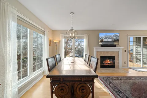 $425,000 | 1095 Lakeland Drive, Unit 922, Geneva, WI 53147