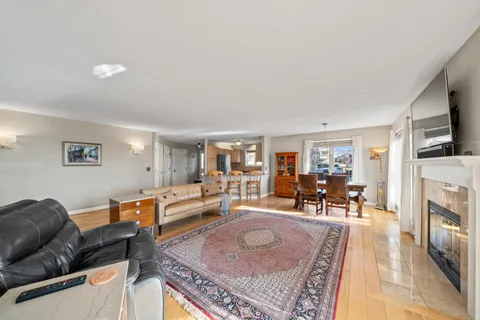 $425,000 | 1095 Lakeland Drive, Unit 922, Geneva, WI 53147