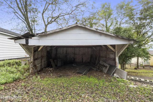 $249,900 | 166 Biggs Street, Sweetwater, TN 37874