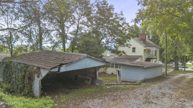 $249,900 | 166 Biggs Street, Sweetwater, TN 37874