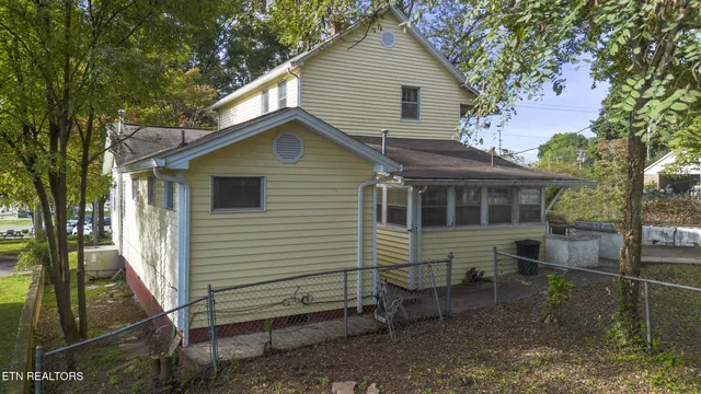 $249,900 | 166 Biggs Street, Sweetwater, TN 37874