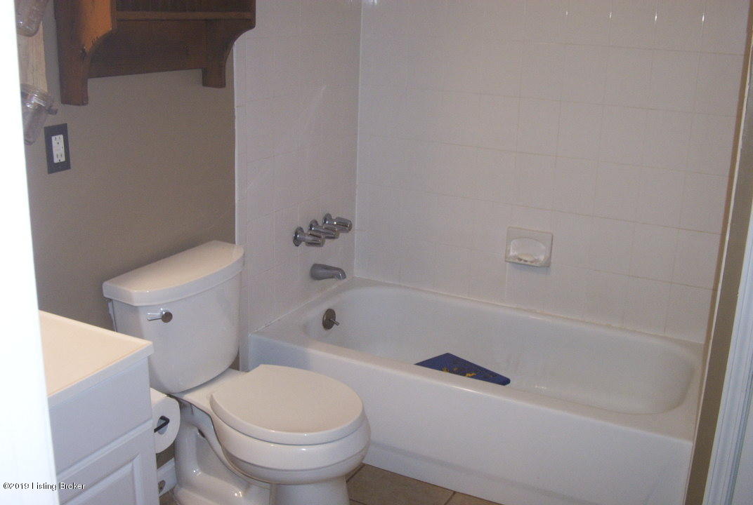 6703 West Orell Road Louisville, KY 40272 - Photo 26 of 30 DCP_4311