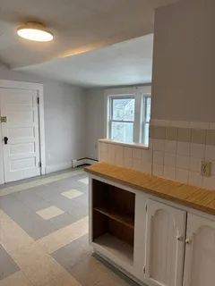 $2,400 | 1384 Gorham Street, Unit 3, Lowell, MA 01852