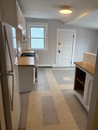 $2,200 | 1384 Gorham Street, Unit 3, Lowell, MA 01852
