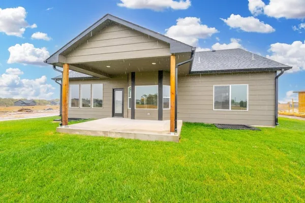 $459,900 | 913 East Sapphire Lane, Mulvane, KS 67110