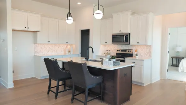 $459,900 | 913 East Sapphire Lane, Mulvane, KS 67110