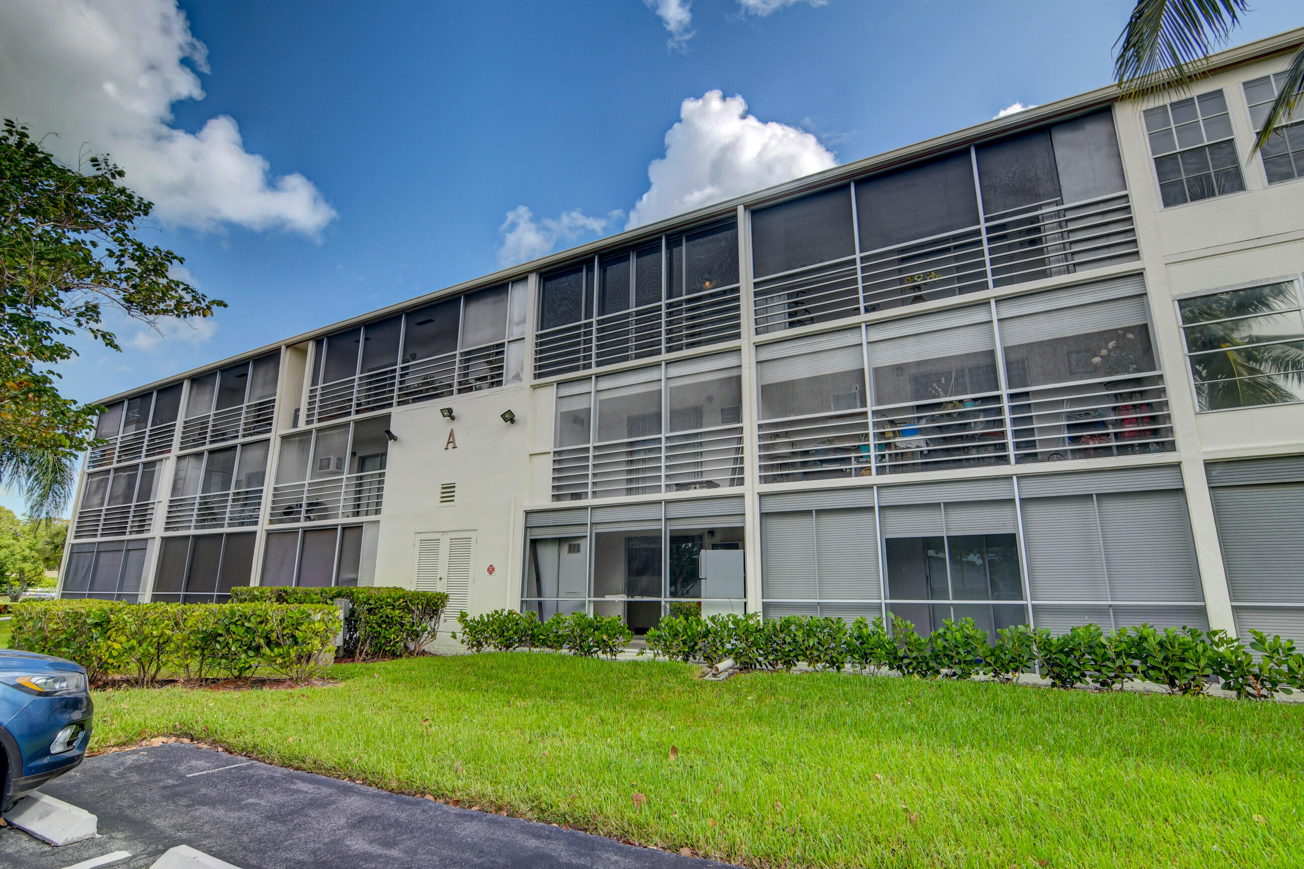 35 Suffolk Way Boca Raton, FL 33434 - Photo 4 of 52 04_dsc_3397_398_399_400_401