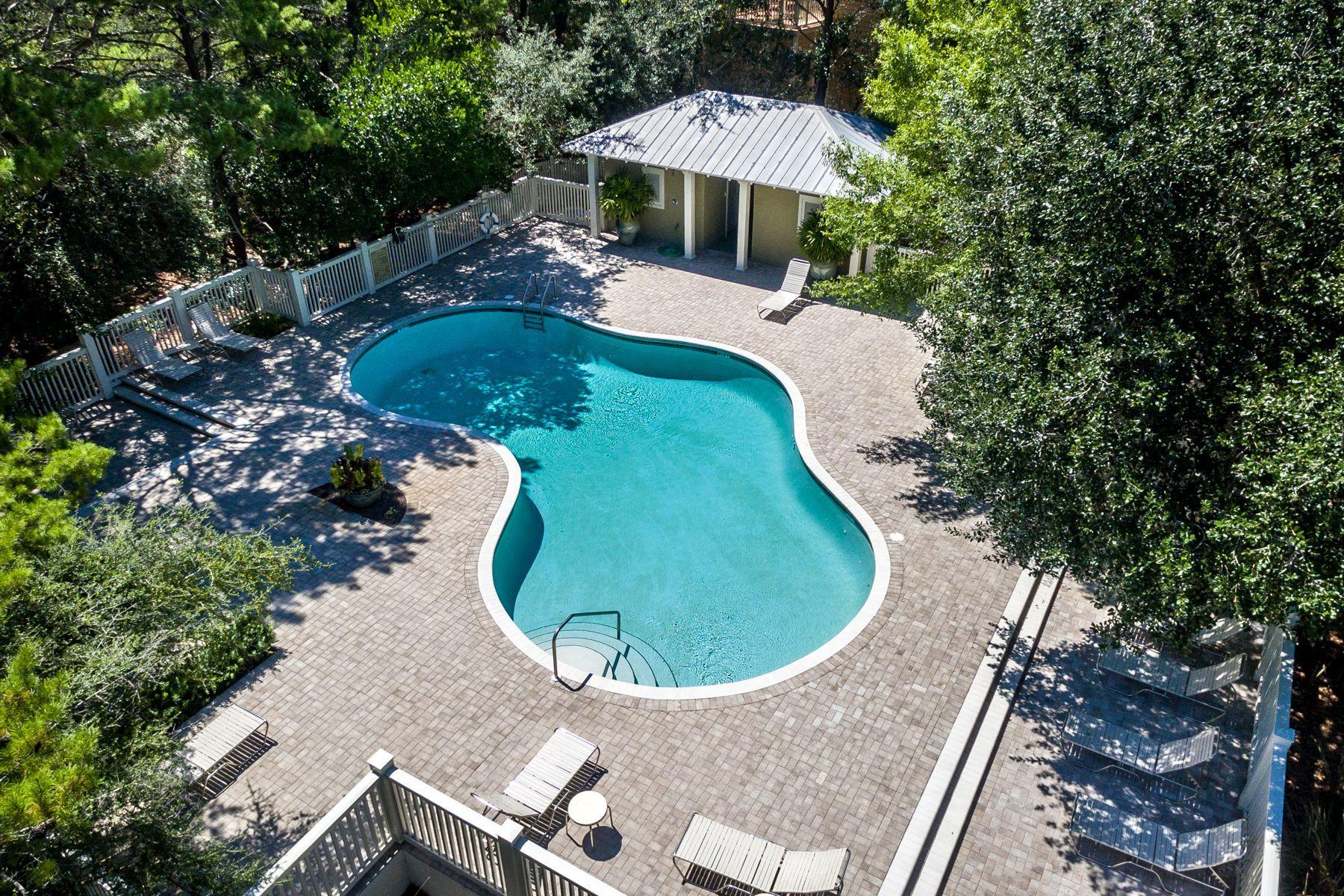 Private Lake Place Pool and Pool House