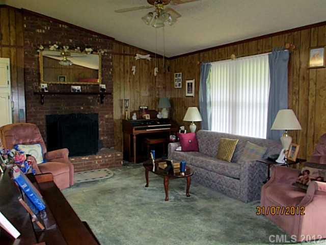 826 Ike Lynch Road Dallas, NC 28034 - Photo 3 of 10