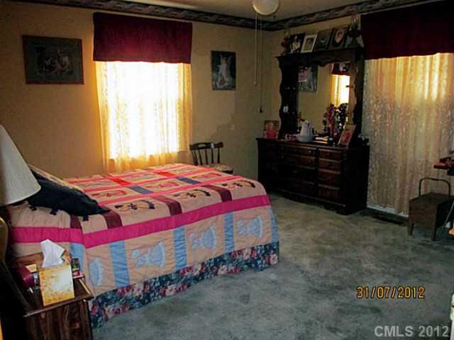 826 Ike Lynch Road Dallas, NC 28034 - Photo 8 of 10