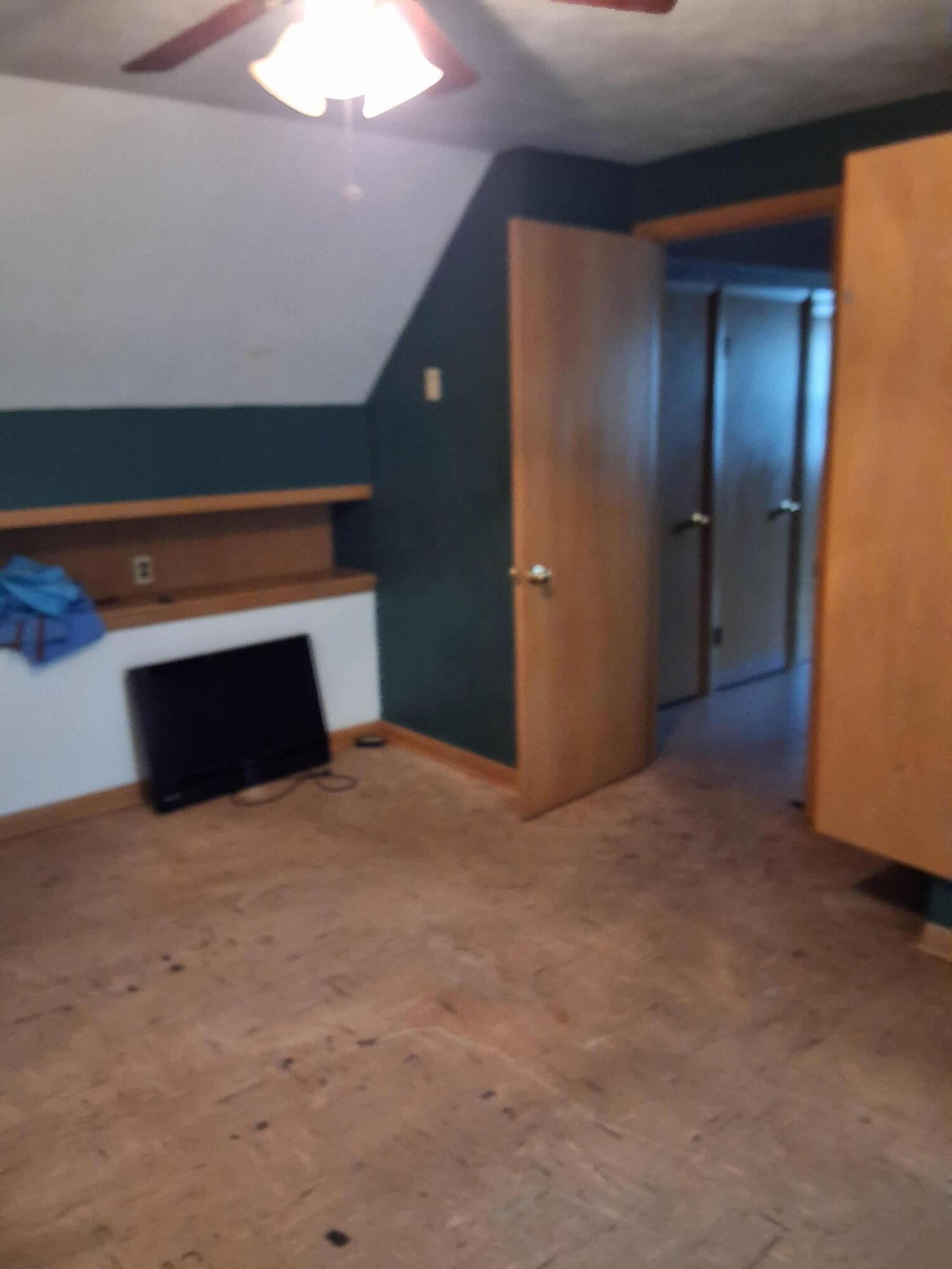 3536 North 62nd Street Milwaukee, WI 53216 - Photo 24 of 32 Upper bedrooms (5)