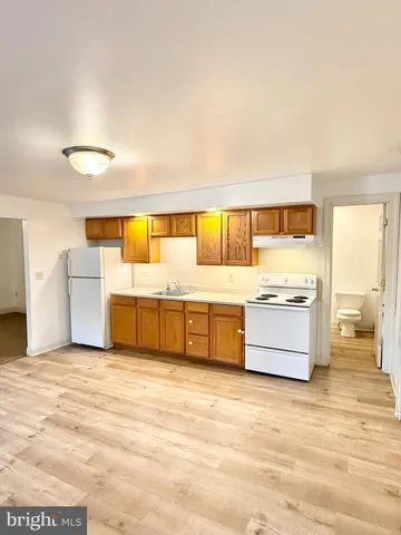 $1,495 | 26 North Main Street, Spring City, PA 19475