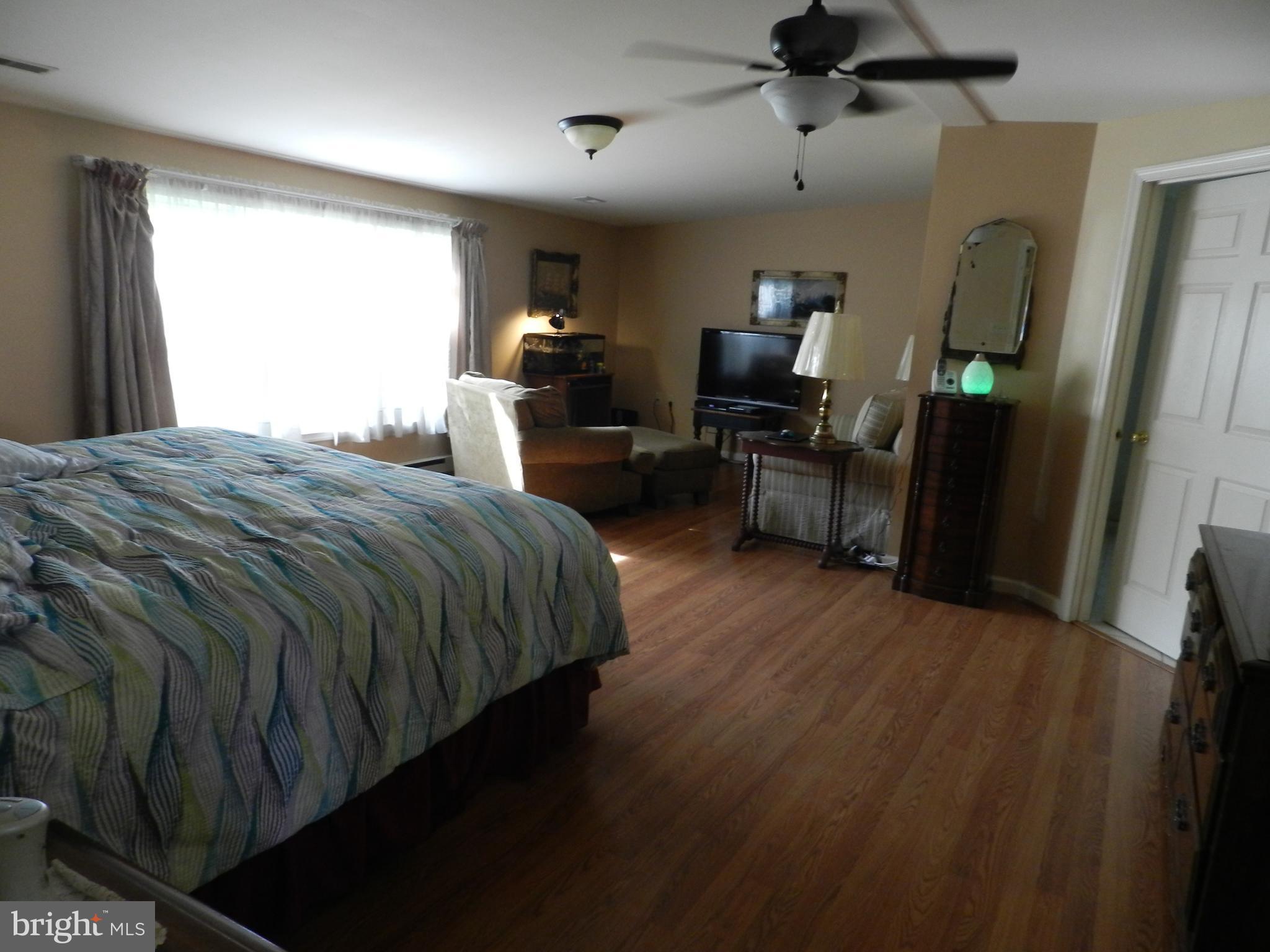 11836 Walnut Point Road Hagerstown, MD 21740 - Photo 17 of 29 Bedroom