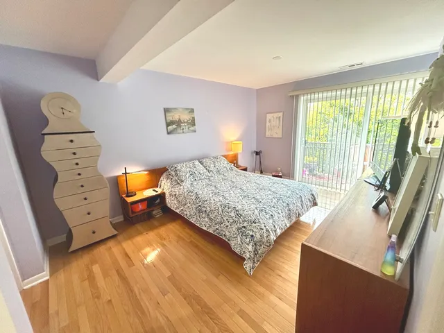 $289,000 | 1847 Tanglewood Drive, Unit 3B, Glenview, IL 60025