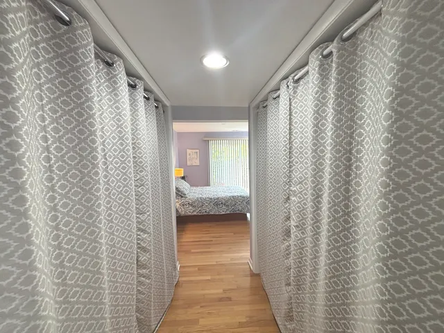 $289,000 | 1847 Tanglewood Drive, Unit 3B, Glenview, IL 60025