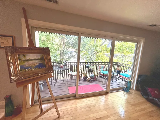 $289,000 | 1847 Tanglewood Drive, Unit 3B, Glenview, IL 60025