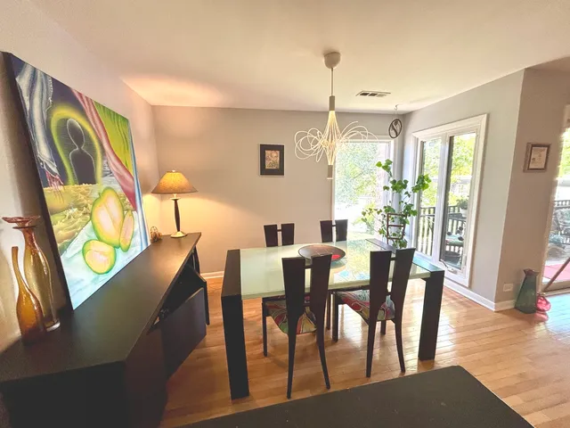 $289,000 | 1847 Tanglewood Drive, Unit 3B, Glenview, IL 60025