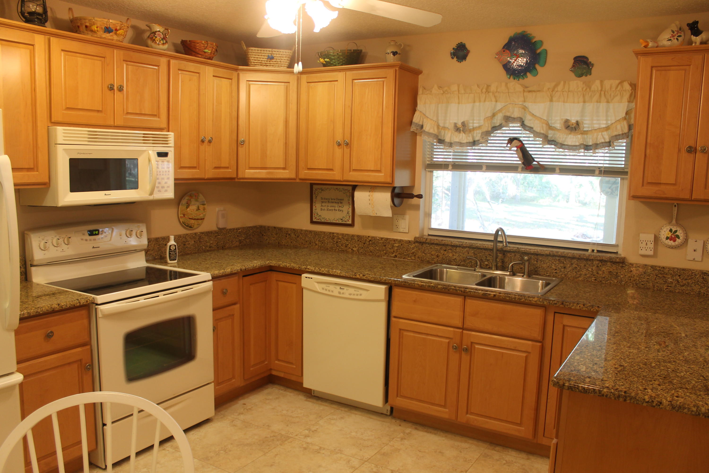 3130 Dame Road Fort Pierce, FL 34981 - Photo 5 of 23 Kitchen