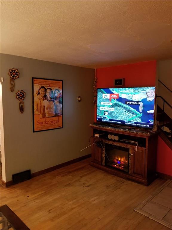 206 East Garden Road Pittsburgh, PA 15227 - Photo 4 of 8 Gallery Image 4