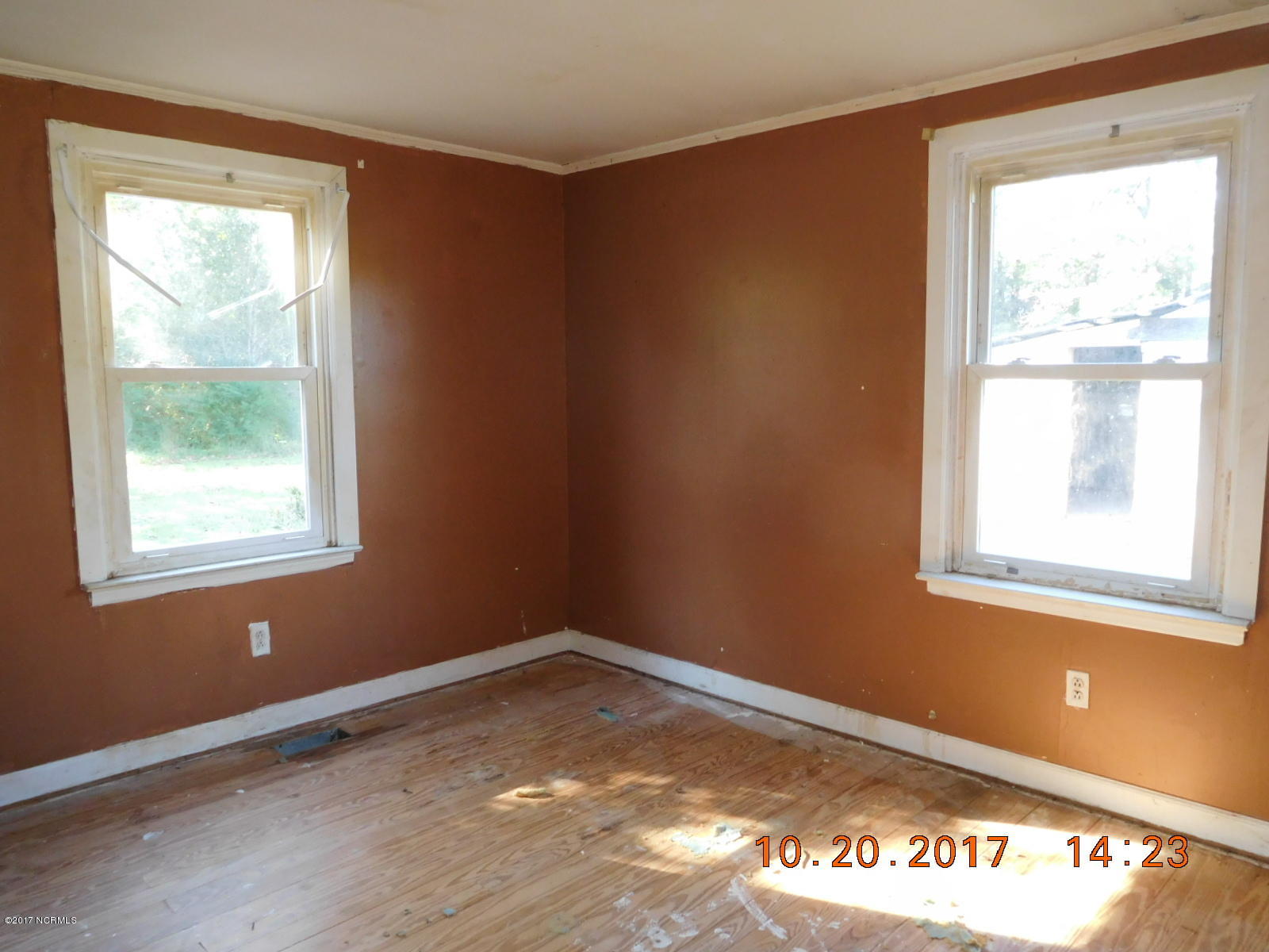 560 Five Mile Road Richlands, NC 28574 - Photo 5 of 14 DSCN5463