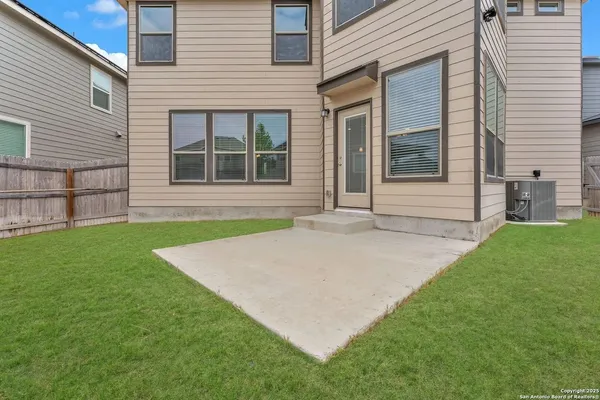 $2,500 | 412 Deer Crest Drive, New Braunfels, TX 78130