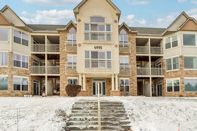 $239,000 | 6995 South Riverwood Boulevard, Unit A05, Franklin, WI 53132