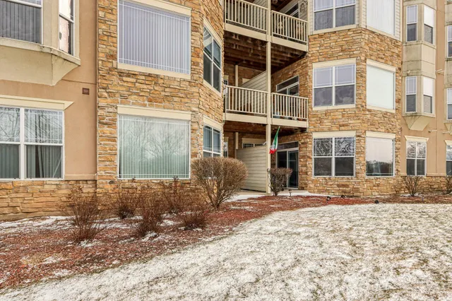 $239,000 | 6995 South Riverwood Boulevard, Unit A05, Franklin, WI 53132